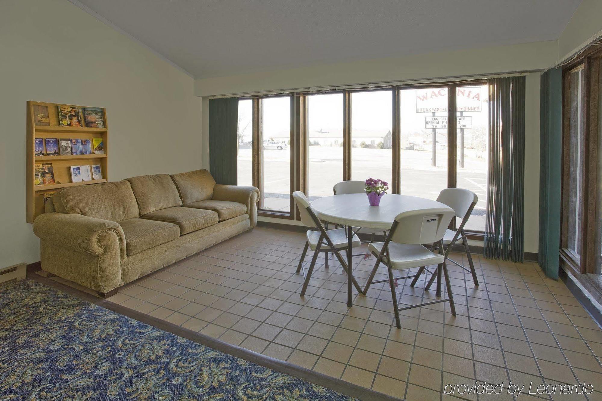 Waconia Inn And Suites Habitación foto